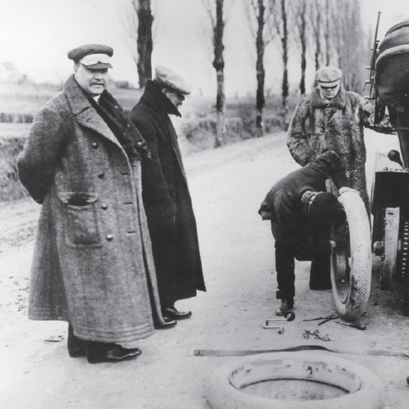 Model T with staff of Fords London office 1912 If by the outbreak of the First - photo 2