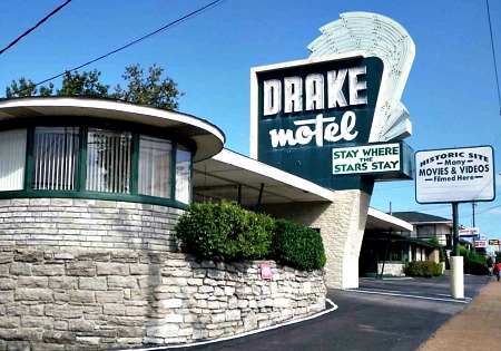 THE DRAKE INN 420 Murfreesboro Pike Nashville615-256-7770 - photo 6