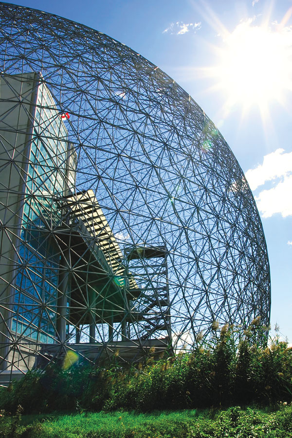 Biosphere DreamstimecomYanive Nizard Lafrance Place des Festivals - photo 9