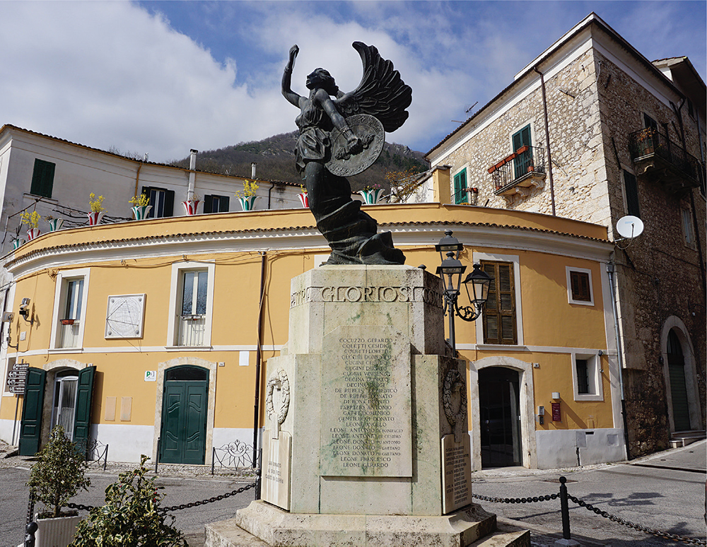 The World War II monument in the heart of San Donato Stephen fast asleep - photo 20