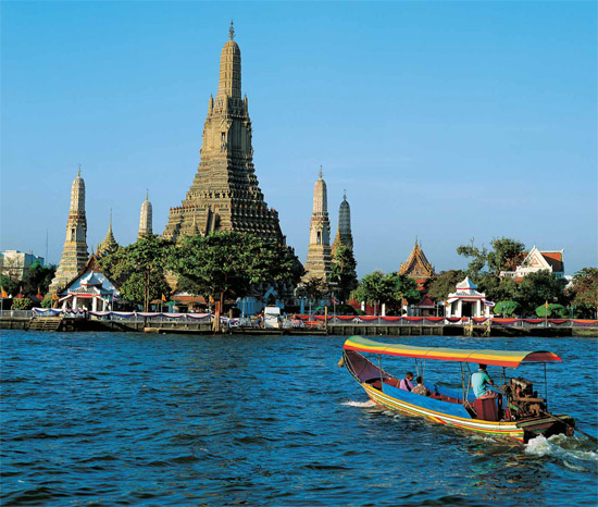 Wat Arun the Temple of Dawn on the Thonburi side of the Chao Phraya river - photo 2