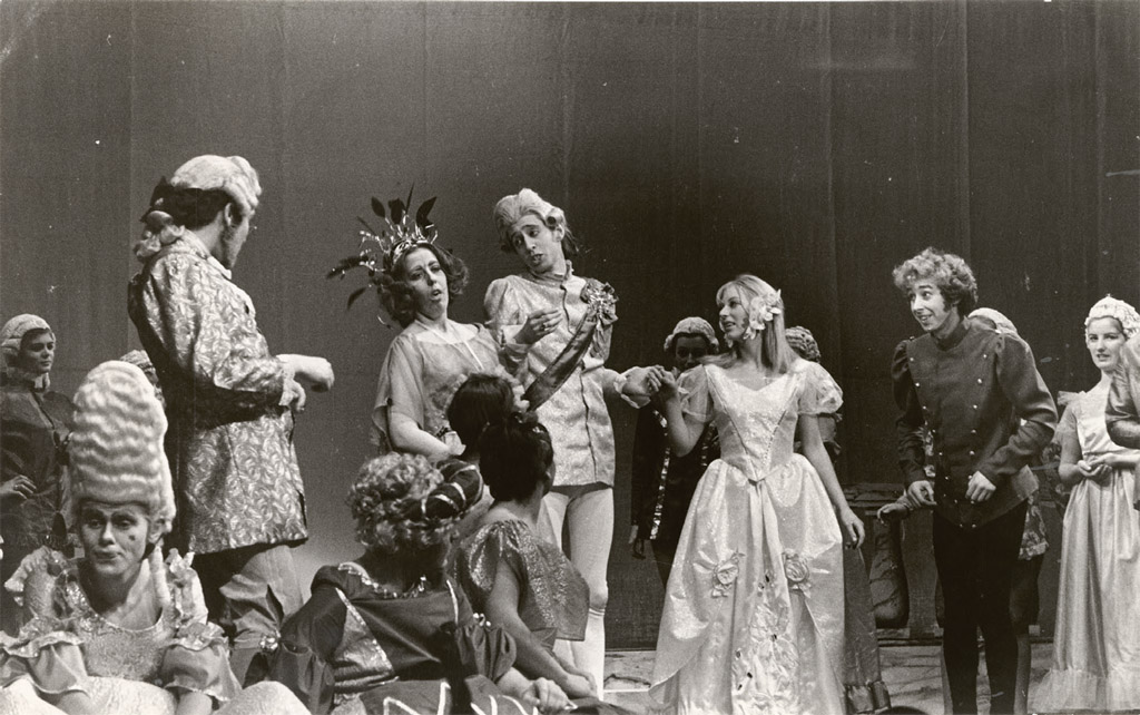 Cinderella Oxford Playhouse 1968 with Eliza Manningham-Buller as the Fairy - photo 35