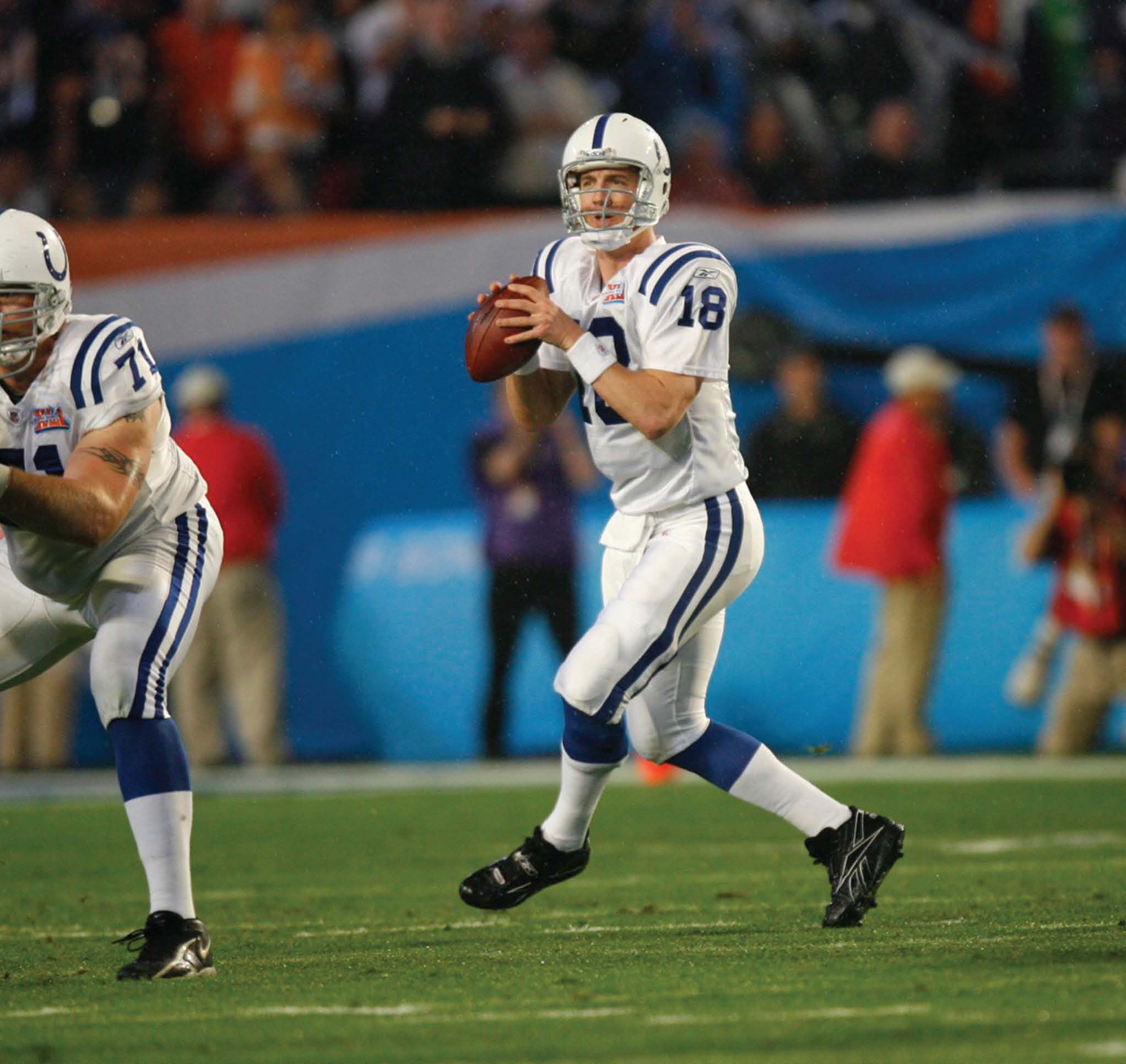 Peyton Manning led the Indianapolis Colts to defeat the Chicago Bears and win - photo 6
