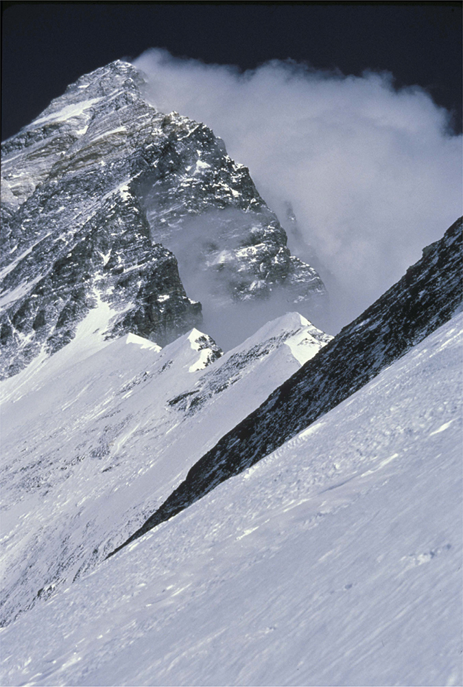 A view from around 7200 metres shows the 15-kilometre stretch of ridge we - photo 8