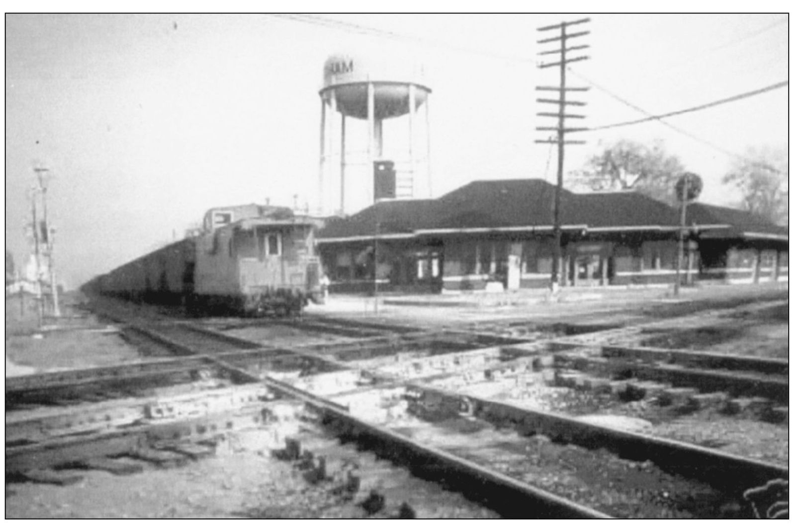 The diamond was where the Illinois Central Railroad IC and Pennsylvania - photo 3