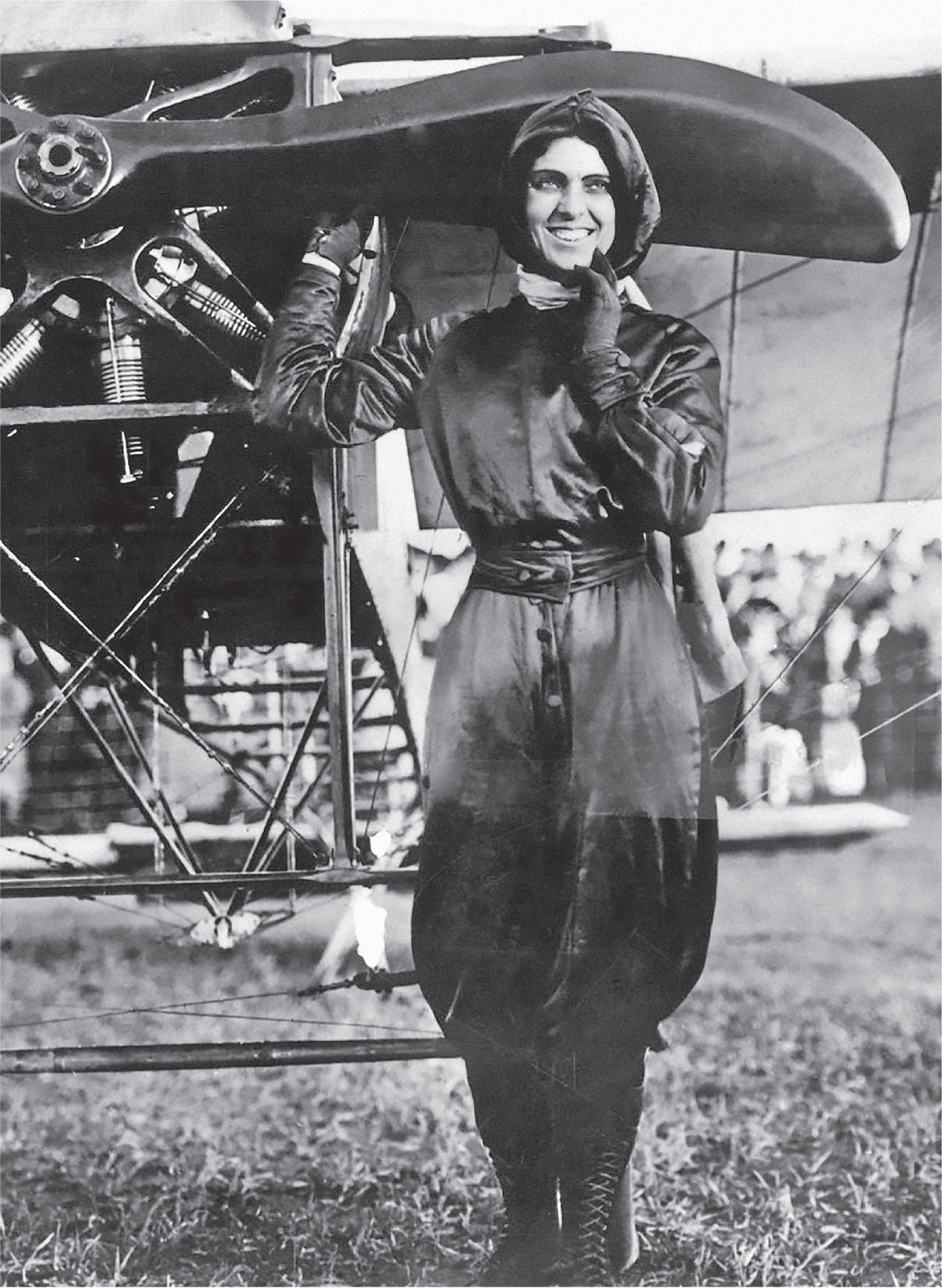 Harriet with a Moisant monoplane in 1911 PROLOGUE If you are afraid you - photo 5