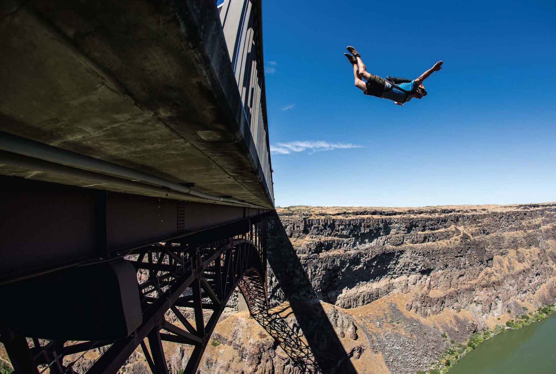 Daisher BASE jumped off a bridge in Twin Falls Idaho a record 63 times on - photo 4