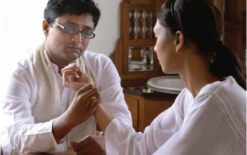 Taking the pulse is one of the first indicators in Ayurvedic diagnosis - photo 3