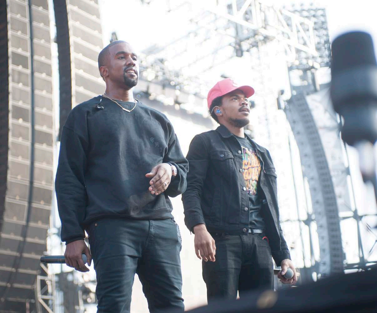 Chance performs with his role model Kanye West at the 2016 Magnificent - photo 6