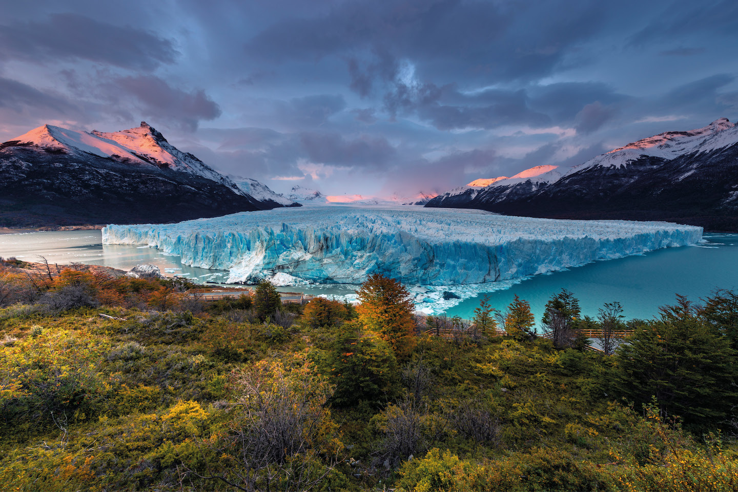 Perito Moreno Glacier in Argentina AumphotographyGetty Images Text - photo 2