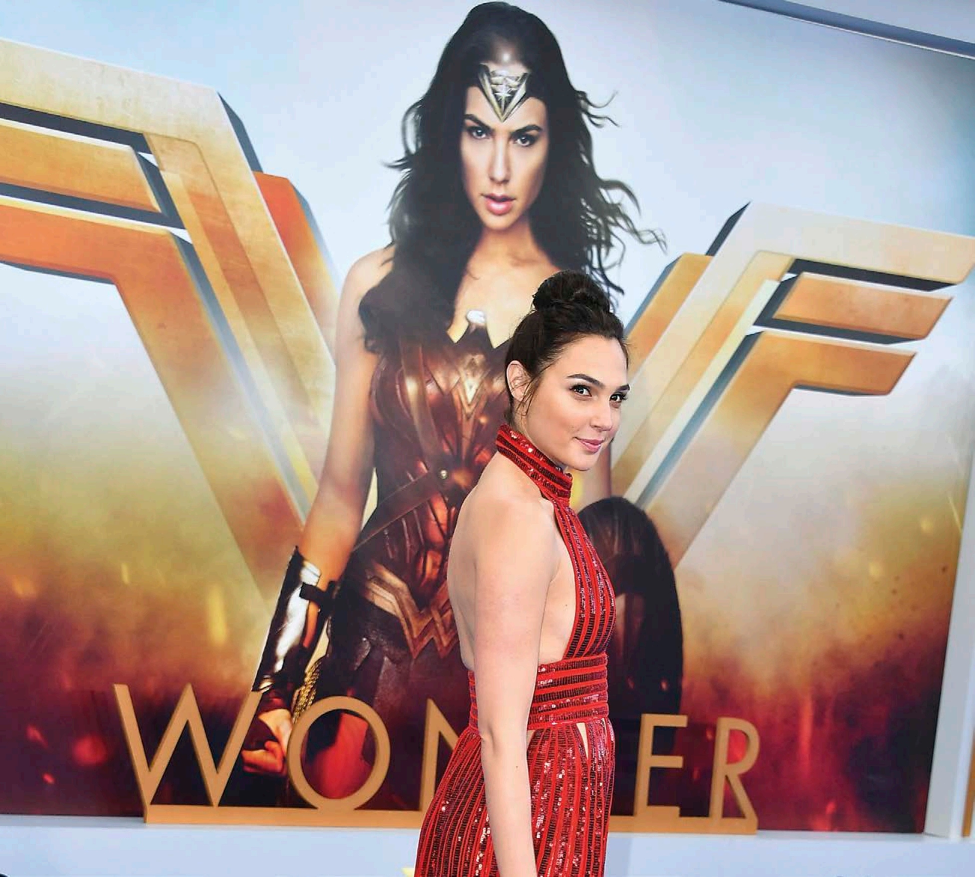 BEHIND THE SCENES WONDER WOMAN IS A CHARACTER IN DC COMIC BOOKS AND MOVIES SHE - photo 2