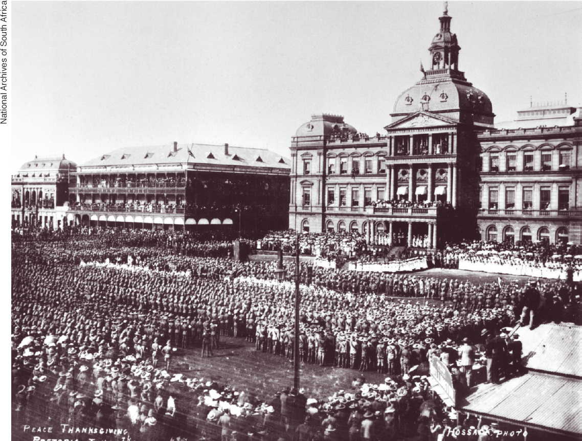 Peace thanksgiving service in Pretorias Church Square on 8 June 1902 - photo 5