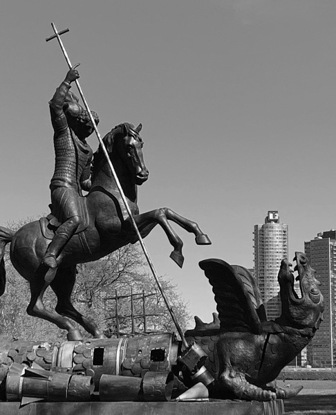 Zurab Tseretelis statue Good Defeats Evil outside United Nations - photo 5