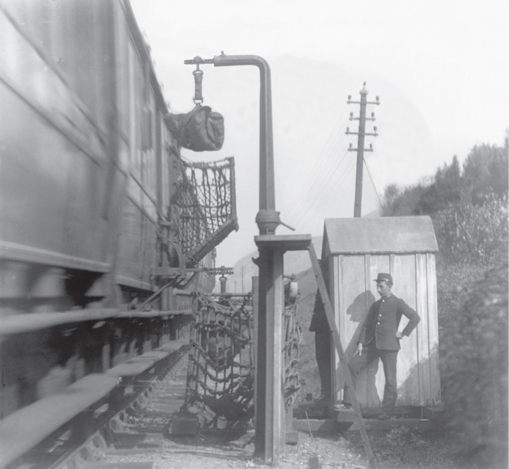 MAIL BY RAIL THE STORY OF THE POST OFFICE AND THE RAILWAYS PETER JOHNSON - photo 2