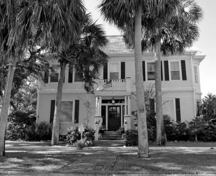 James N Coombs a wealthy entrepreneur built this private residence in 1904 - photo 3