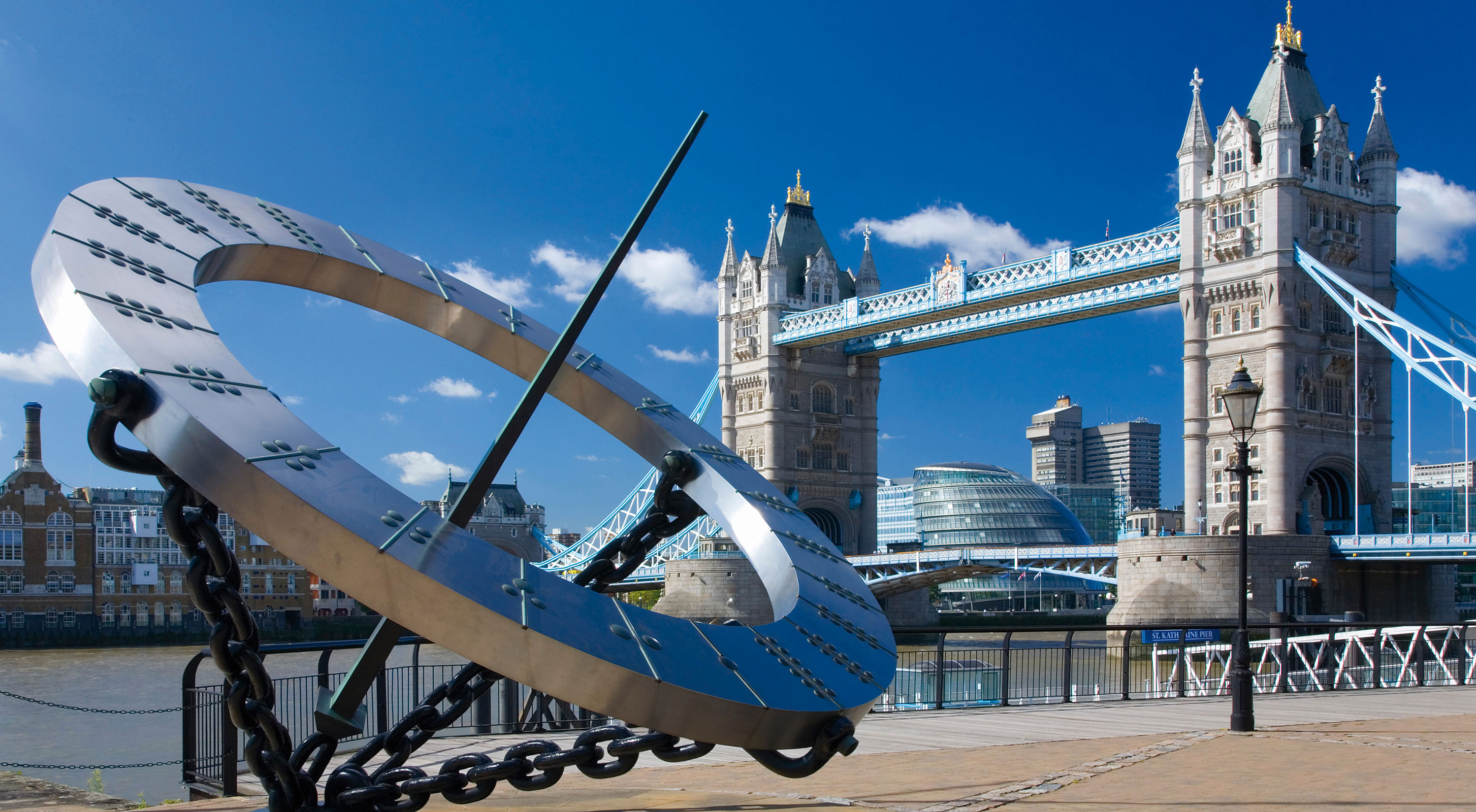 Tower Bridge with Wendy Taylors Timepiece sculpture in the foreground DAVID - photo 35