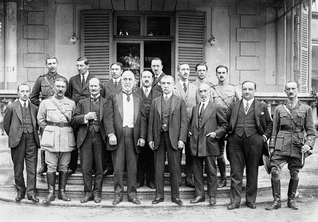 Damad Ferid Pasha front row fourth from the right leading the Ottoman - photo 9