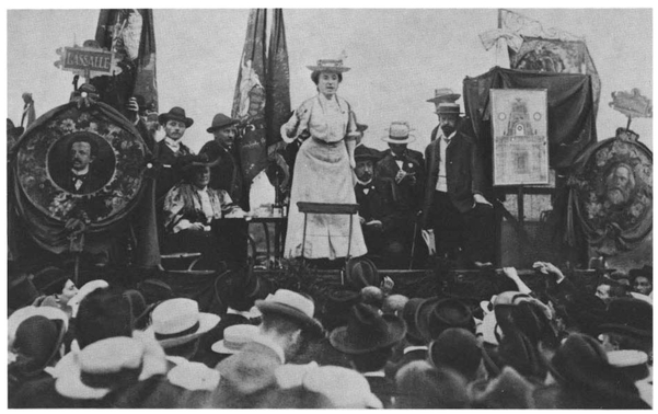 Rosa Luxemburg addressing a rally The pictures on either side of her are of - photo 1