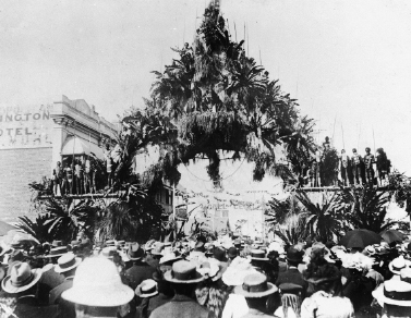 In Brisbane an Aboriginal arch was built outside the Lamington Hotel to - photo 15