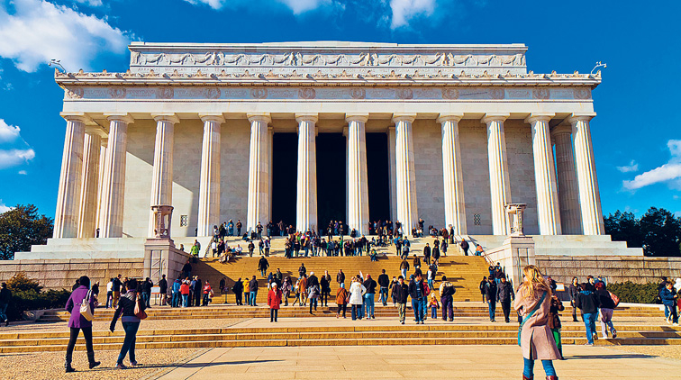 Lincoln Memorial CEDRIC WEBERSHUTTERSTOCK Walt Disney World Want to set - photo 6