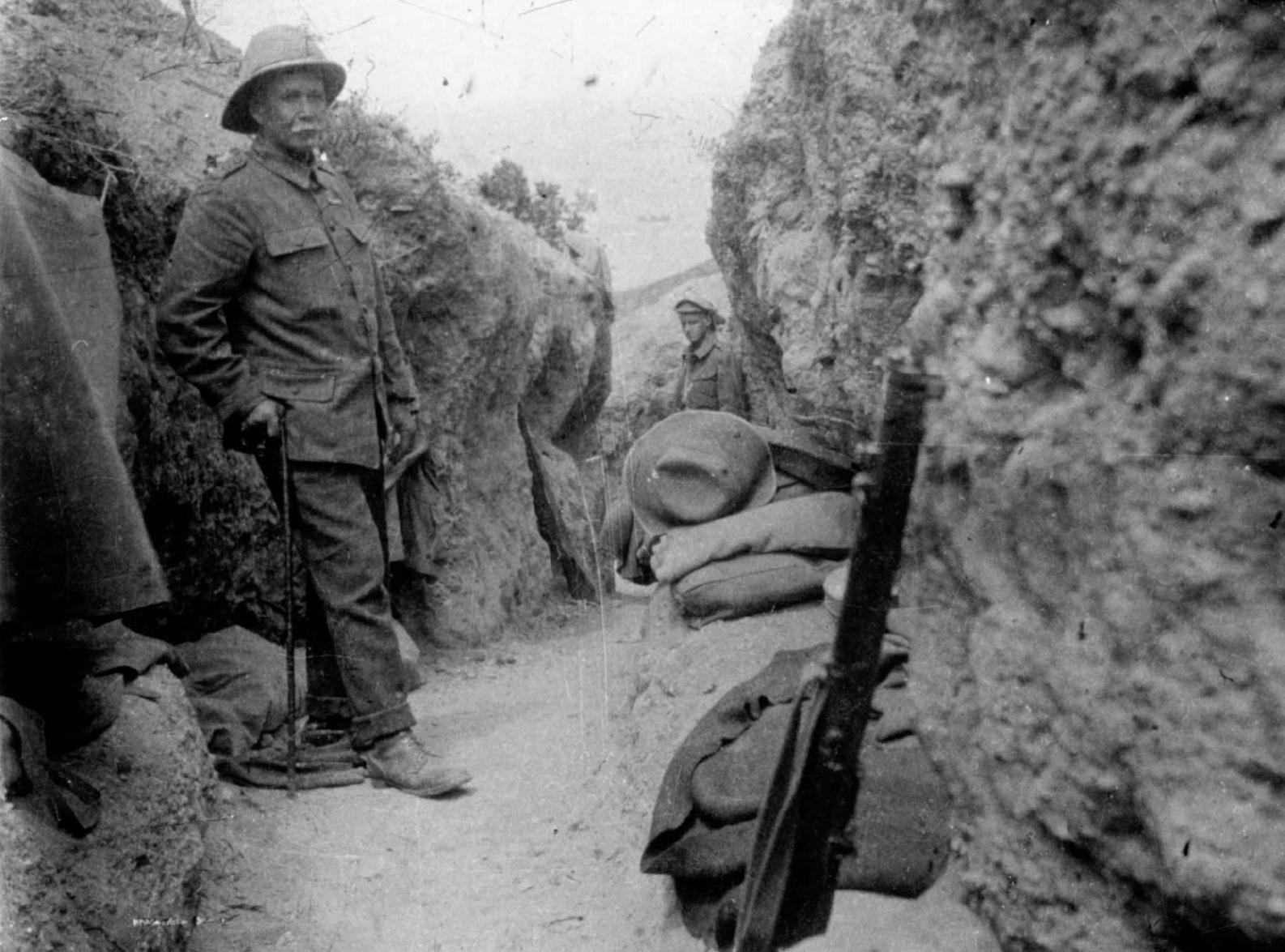 12 Unknown Colonel on a tour of the trenches at Gallipoli Aubrey Herbert - photo 14