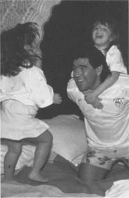 The family man Seville 1992 The Peoples Player Maradona meets Castro - photo 13