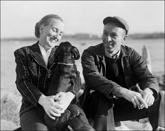 Katharine S White E B White and Minnie in Maine E B WHITE on DOGS - photo 1