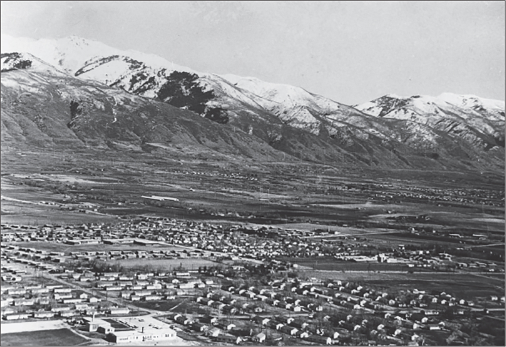 This is a mid-1940s aerial view of Layton that reveals the enormous size of - photo 2