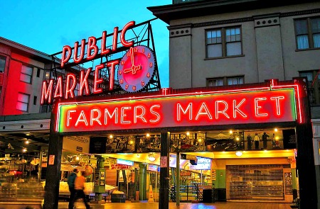 Seattle is a thriving city welcomingvisitors year round There is much to do - photo 8