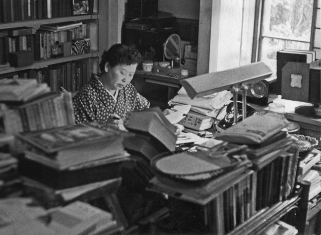 Hanako at her home in Omori working on the translation of the Anne series - photo 3