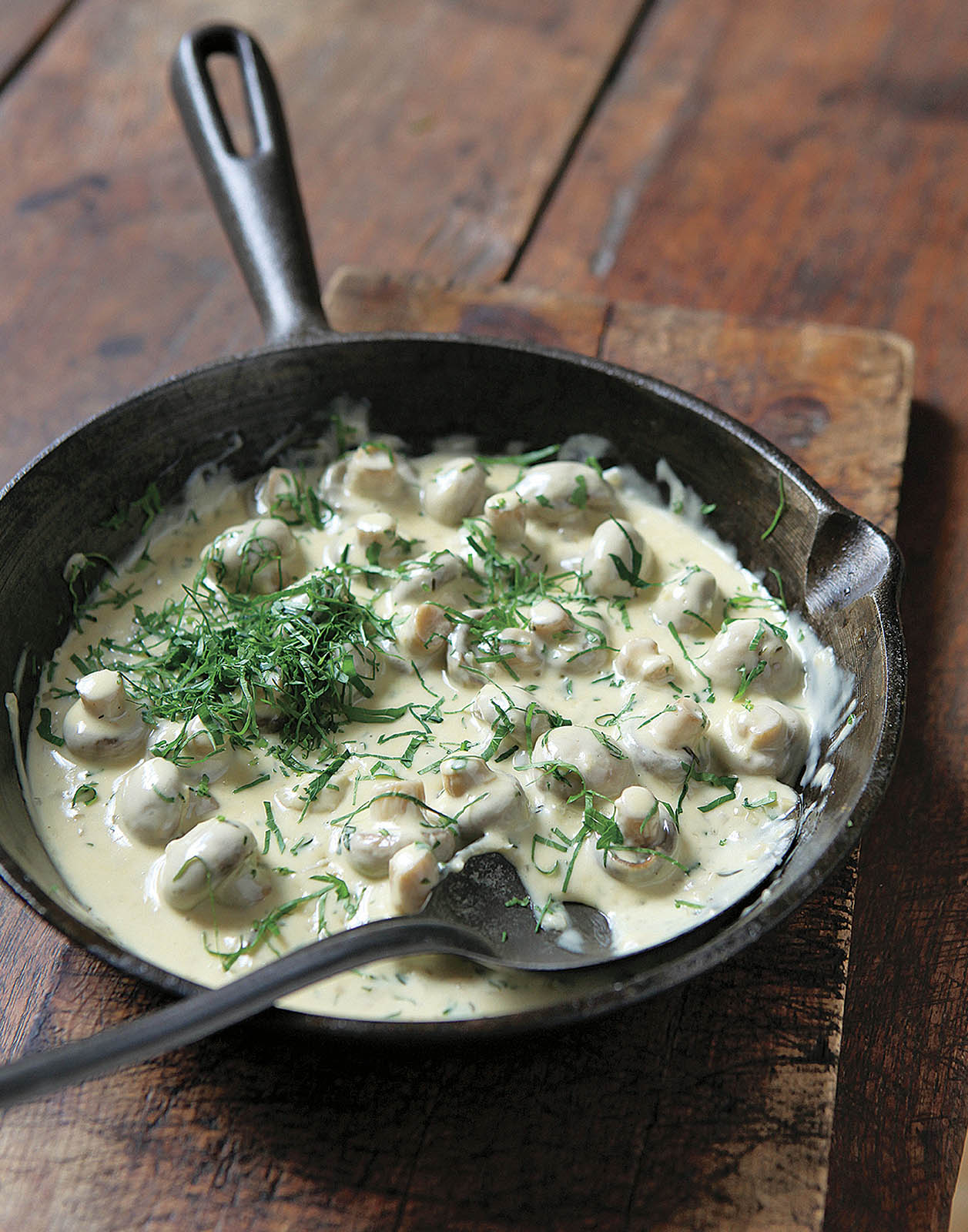 Mushrooms in Parsley Cream Serves 6 to 8 Parsleys flavor and texture pair - photo 4