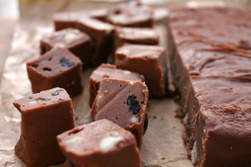 Amaretto liqueur adds a distinct almond flavor to this melt-in-the-mouth fudge - photo 5