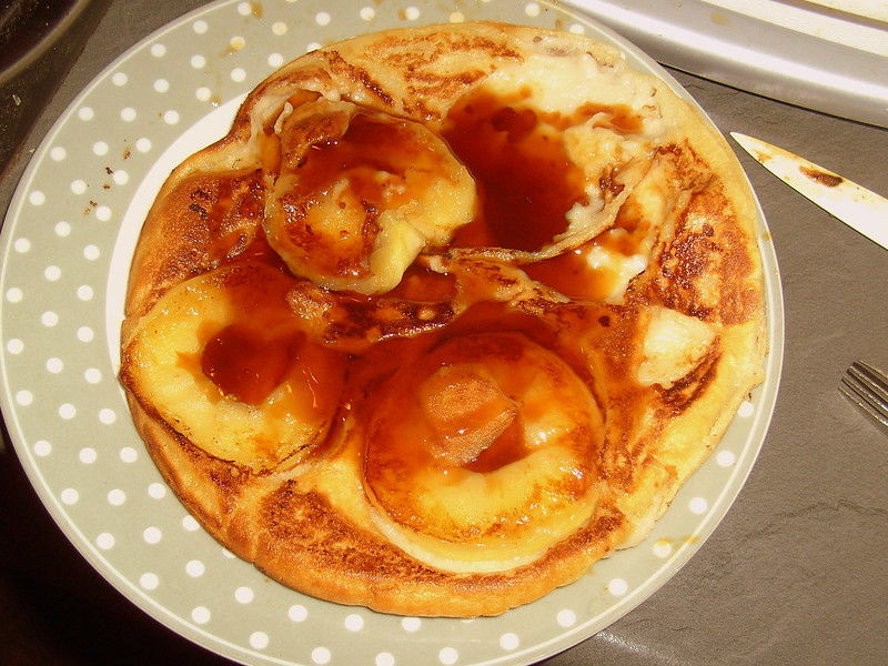 Puffy apple pancake topped with confectioners sugar and lemon juice Makes 4 - photo 7