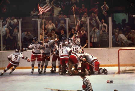 THE UNITED STATES DEFEATS THE HEAVILY FAVORED SOVIET UNION AT THE 1980 LAKE - photo 6