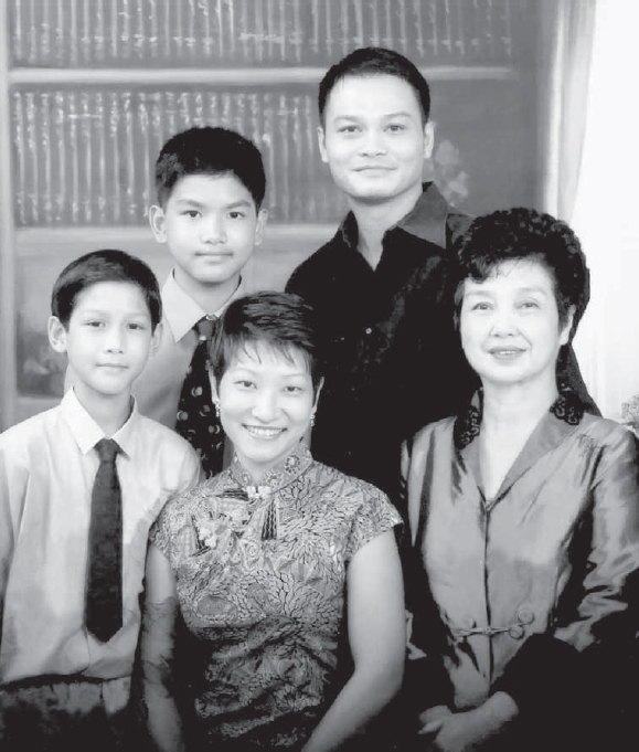 Clockwise from top Sam his mother Madam Pit Yoke Eng his wife Forest Leong - photo 6