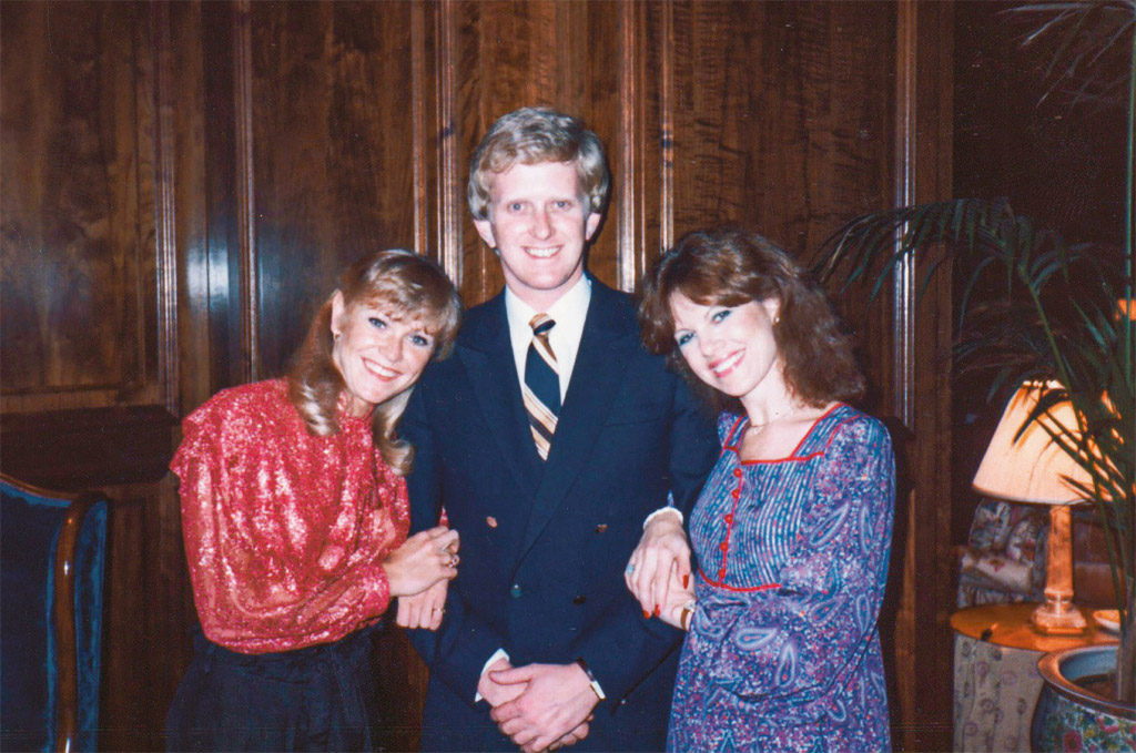 I took my brother Neil to Dallas to meet Carole Hoffman at her home He died - photo 30