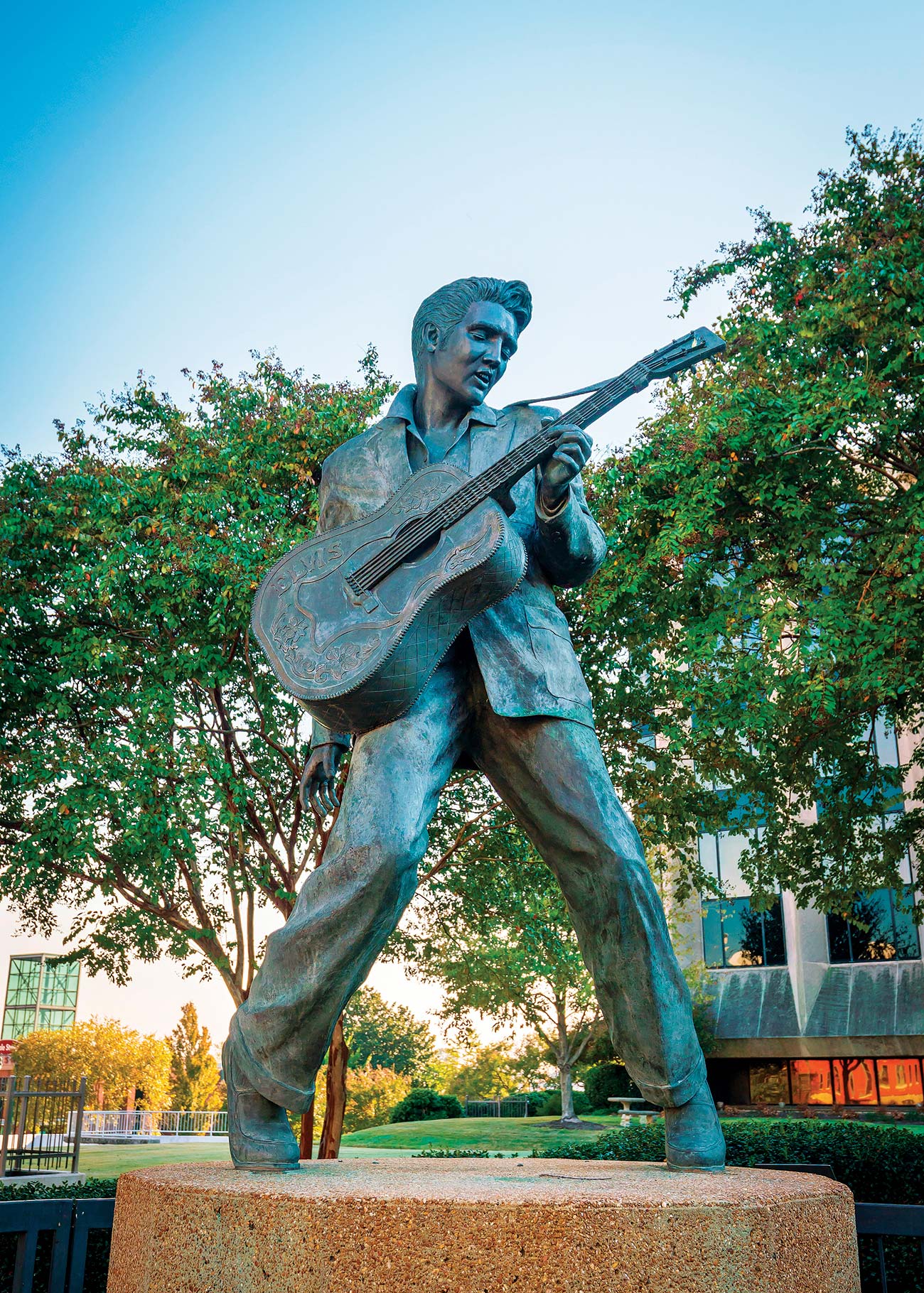 Elvis Presley statue by sculptor Andrea Lugar Roaring Fork Auto Nature - photo 7