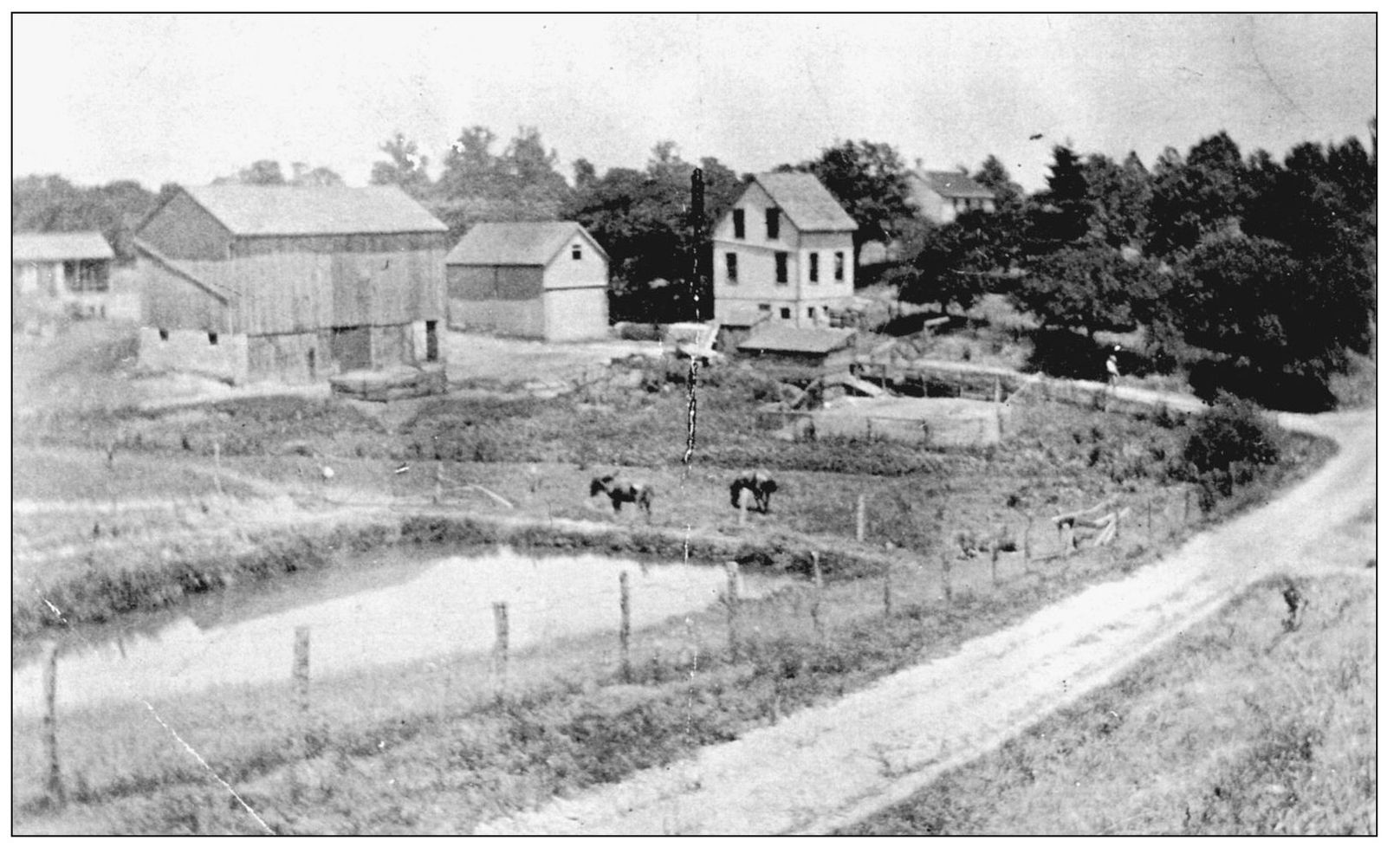 The Hollmeyer Farm is shown here in the early 1920s with Fiddlers Green Road in - photo 5