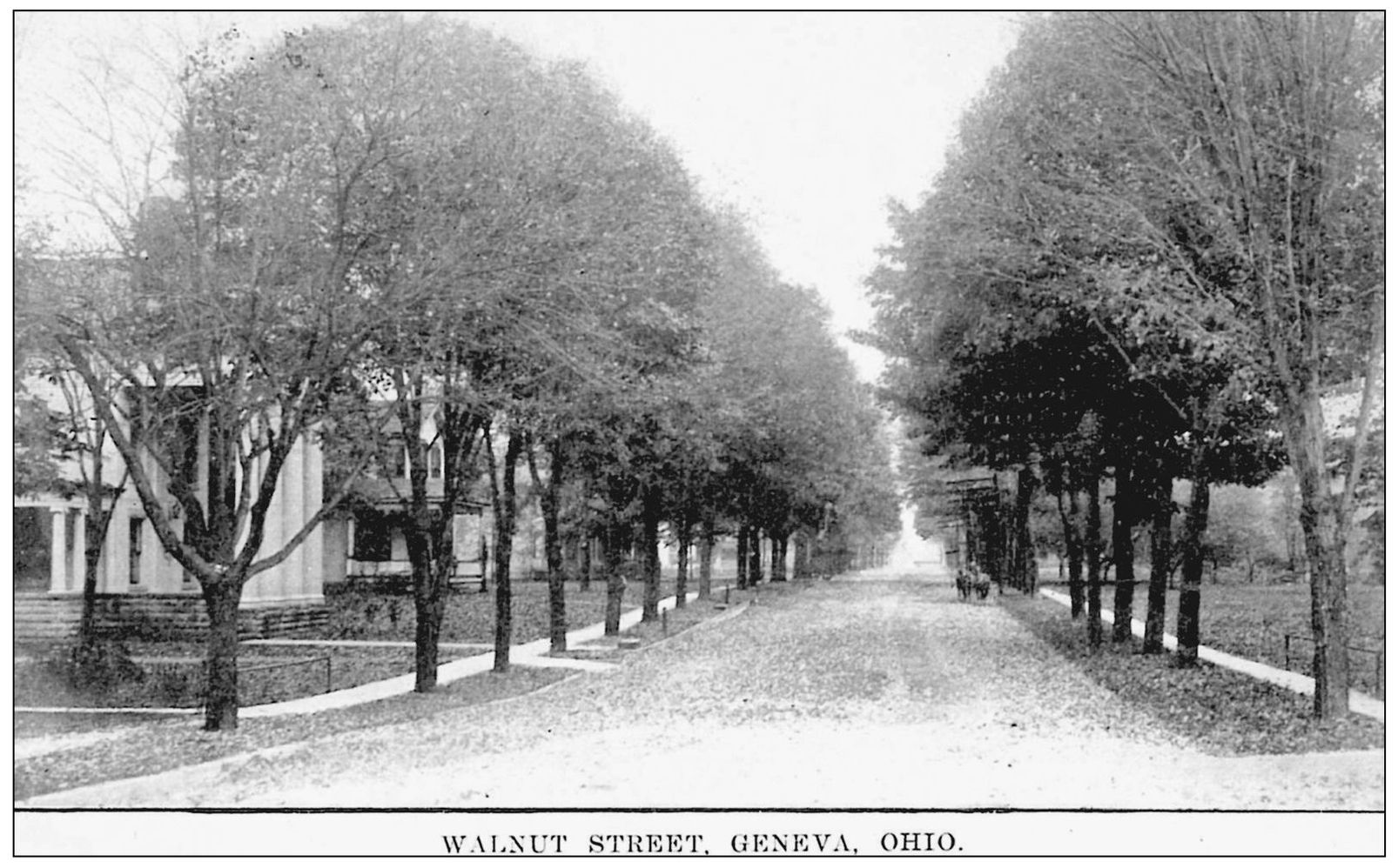 WALNUT STREET LOOKING EAST AROUND 1907 Eventually the dirt roads would be - photo 7