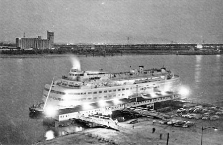 Admiral on the Mississippi The river begins in Lake Itasca Minnesota and - photo 4