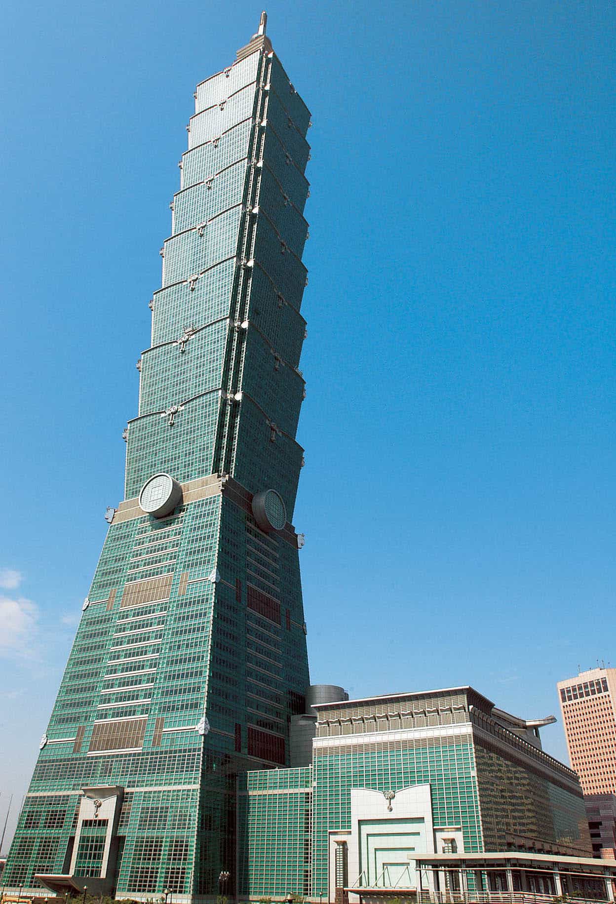 Taipei 101 Until 2010 the worlds tallest building standing at 508 meters - photo 4