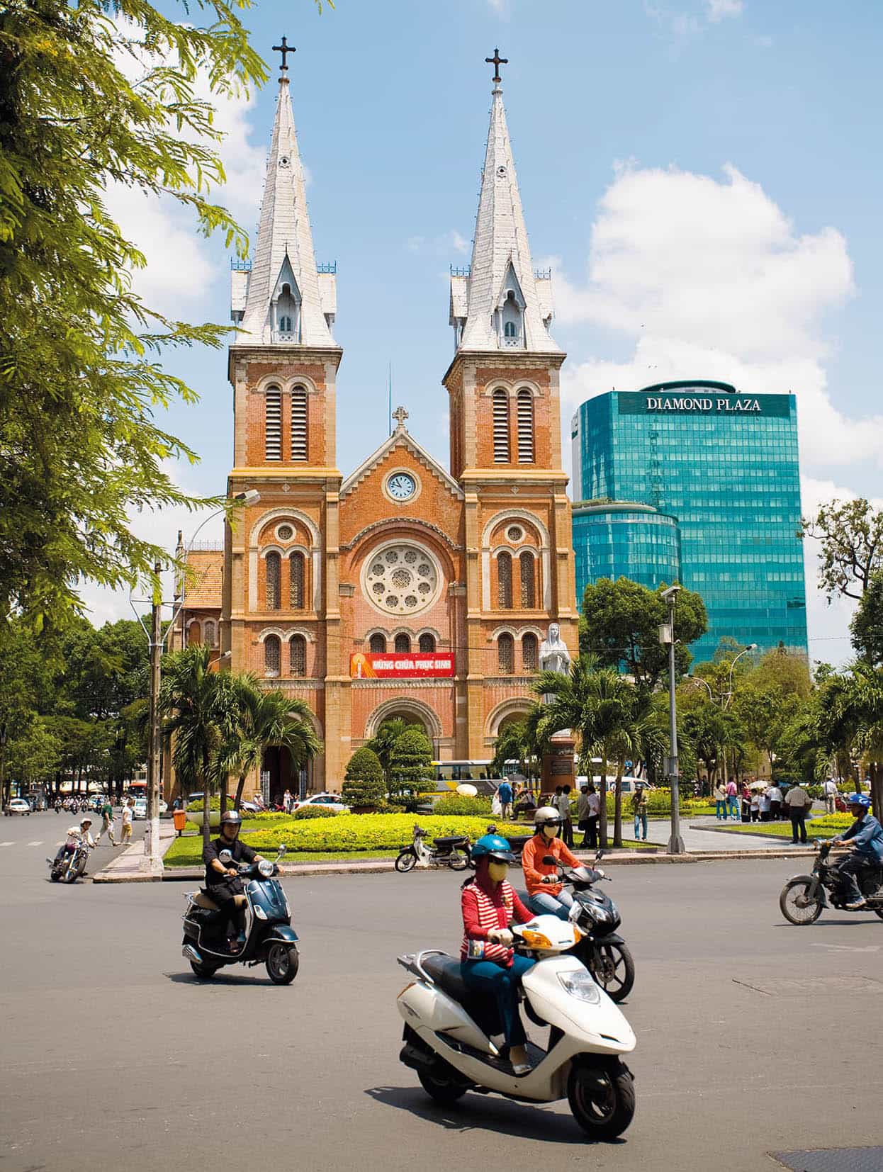 Top Attraction 2 Peter StuckingsApa Publications Ho Chi Minh City Elegant - photo 5