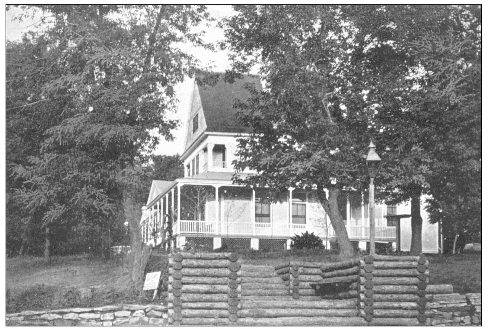 This was the entrance to Starved Rock The site had long been favored for - photo 4