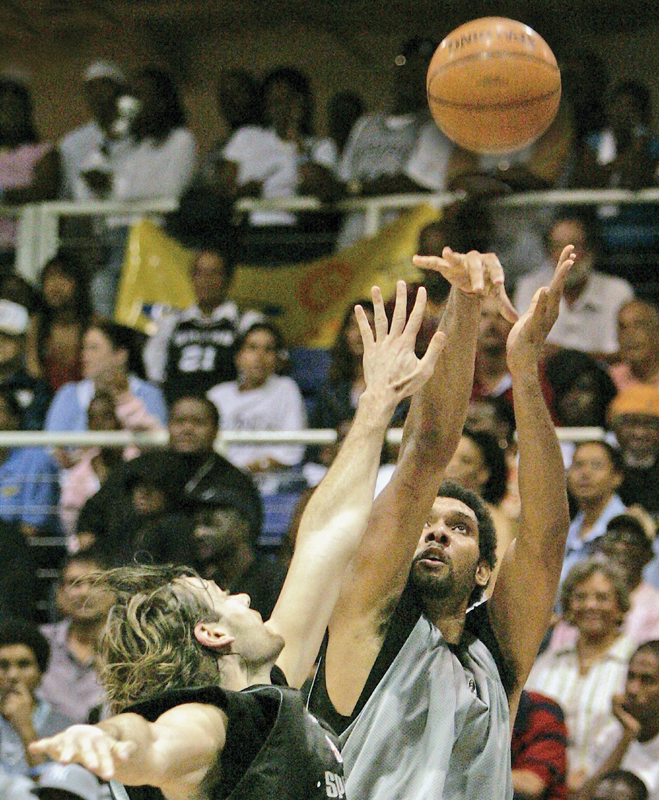 Image Credit AP Images Andres Leighton Tim Duncan got his start playing - photo 7