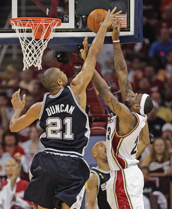 Image Credit AP Images Eric Gay Tim Duncan jumps to block a shot from LeBron - photo 4