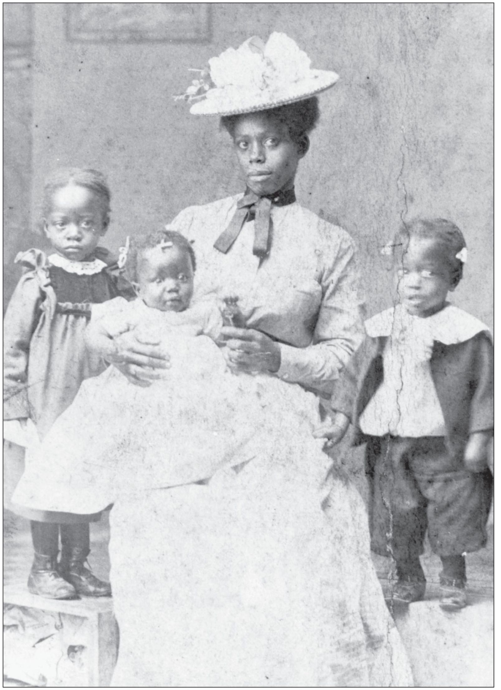 Mary Frances Younger was the mother of 12 children This fashionable c 1901 - photo 3