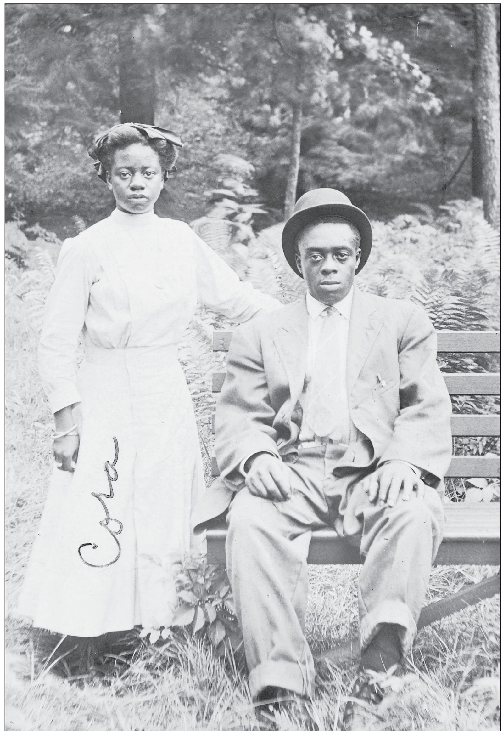 Cora Lee Smith and John Younger posed for this portrait in the 1920s - photo 5