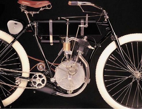 The F-head motor was revised both inside and out for 1905 A 18-inch-larger - photo 10