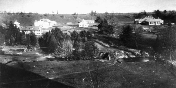 A BOVE Sunnybrook Farm 1910 L EFT Sunnybrook Park dedication plaque - photo 4