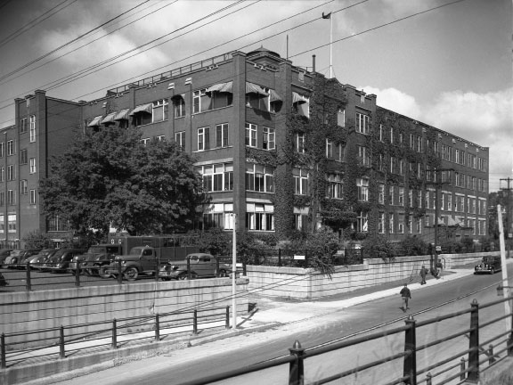 Christie Street Veterans Hospital c 1940 Public protest about - photo 7